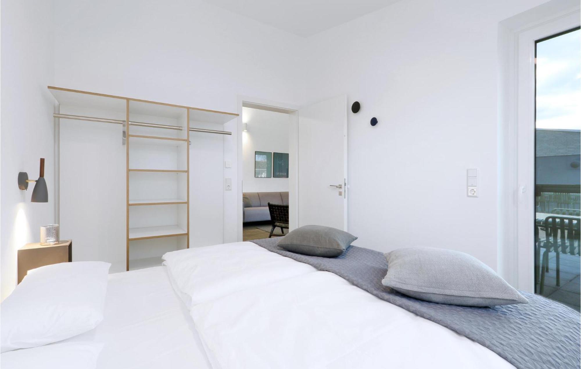 Beach Front Home In Lembruch-Duemmer See With Wifi Bagian luar foto