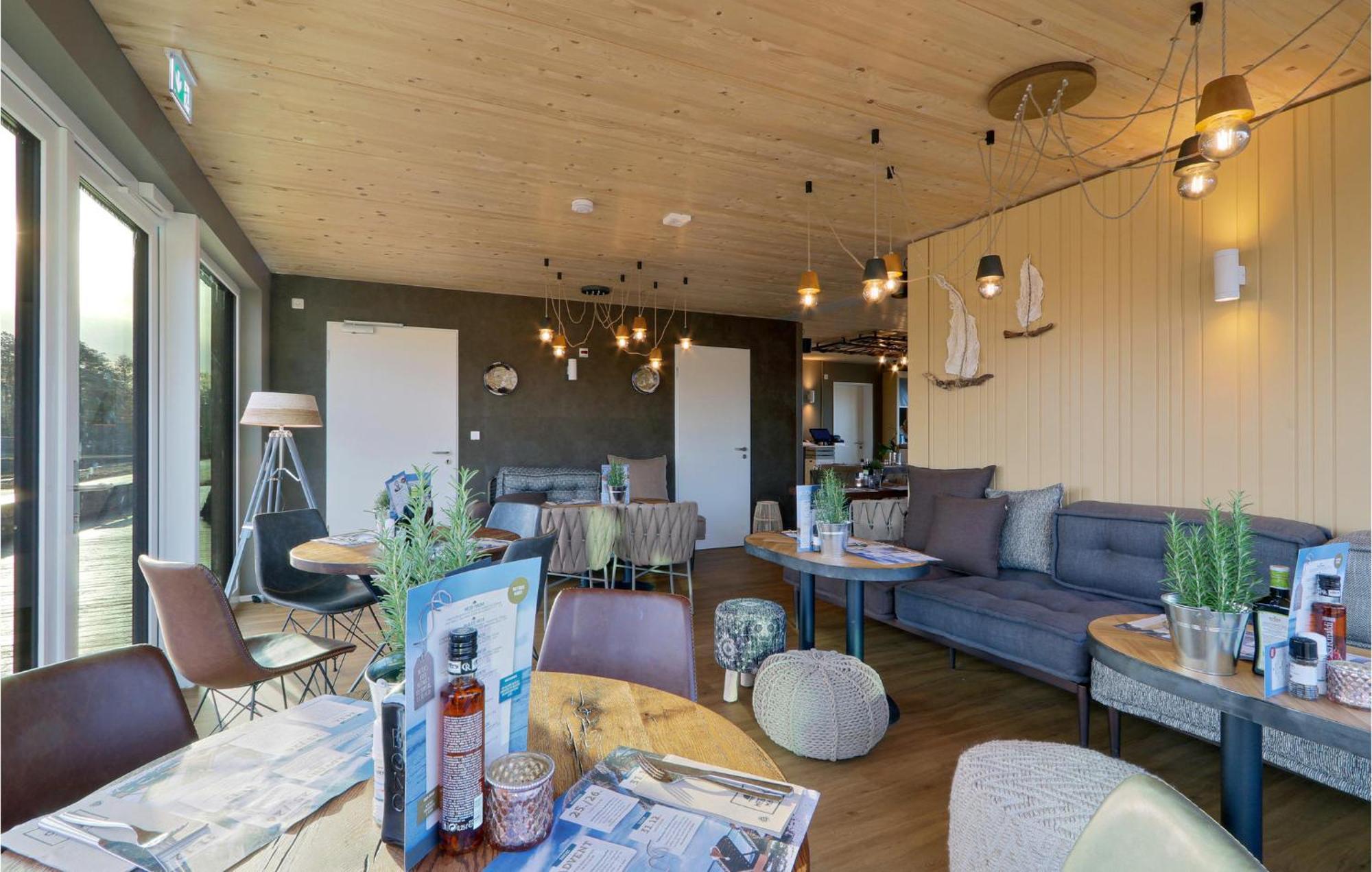 Beach Front Home In Lembruch-Duemmer See With Wifi Bagian luar foto