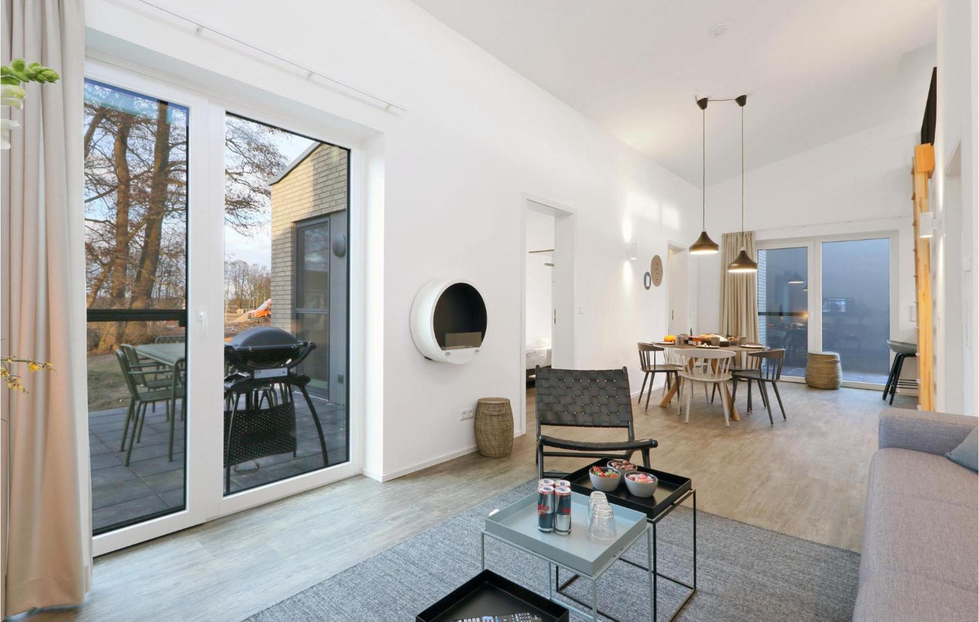 Beach Front Home In Lembruch-Duemmer See With Wifi Bagian luar foto